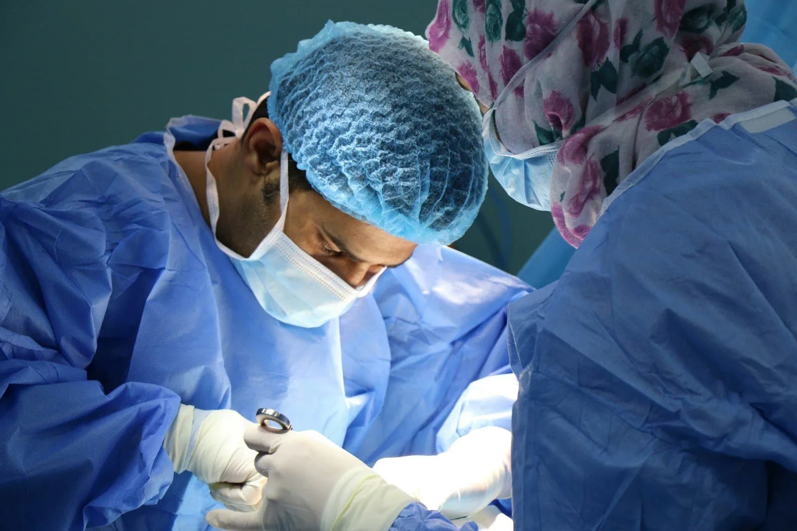 Minimally Invasive vs. Open Surgery: What Really Changes for You